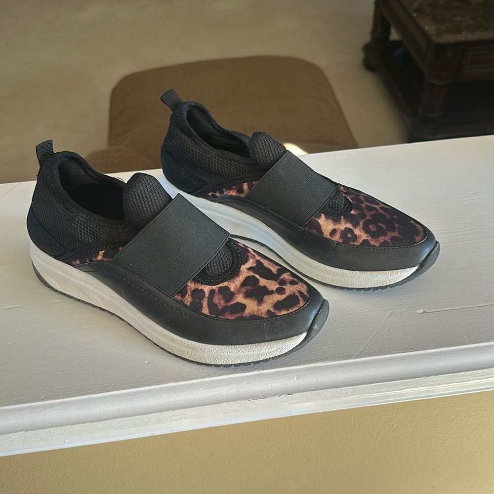 Anne Klein sport sneaker